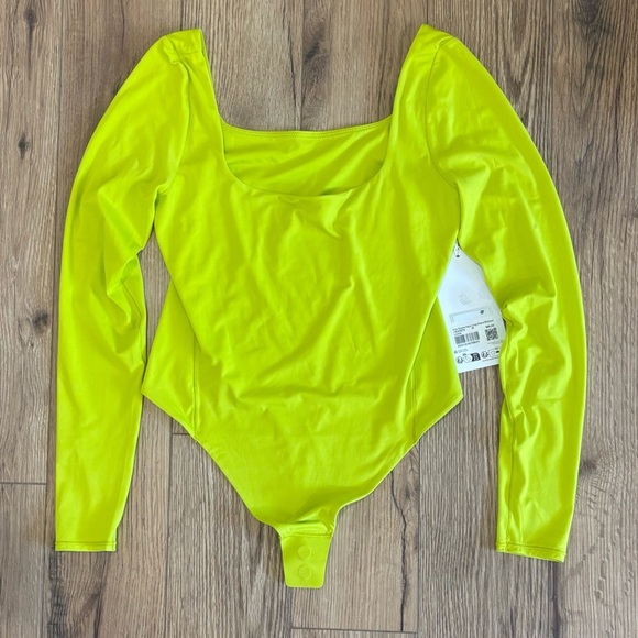 NWT Lululemon Nulu Square Neck Long Sleeve Bodysuit In Lichen Lime Size Medium - Picture 1 of 7